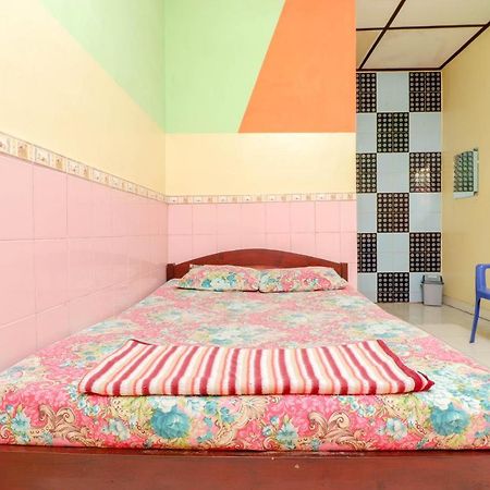 Primadona Homestay Sleman  Buitenkant foto