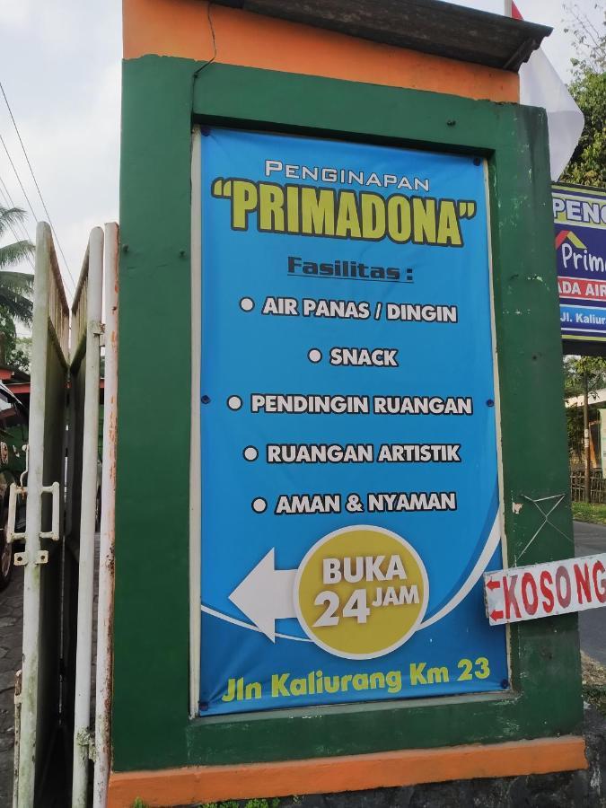 Primadona Homestay Sleman  Buitenkant foto