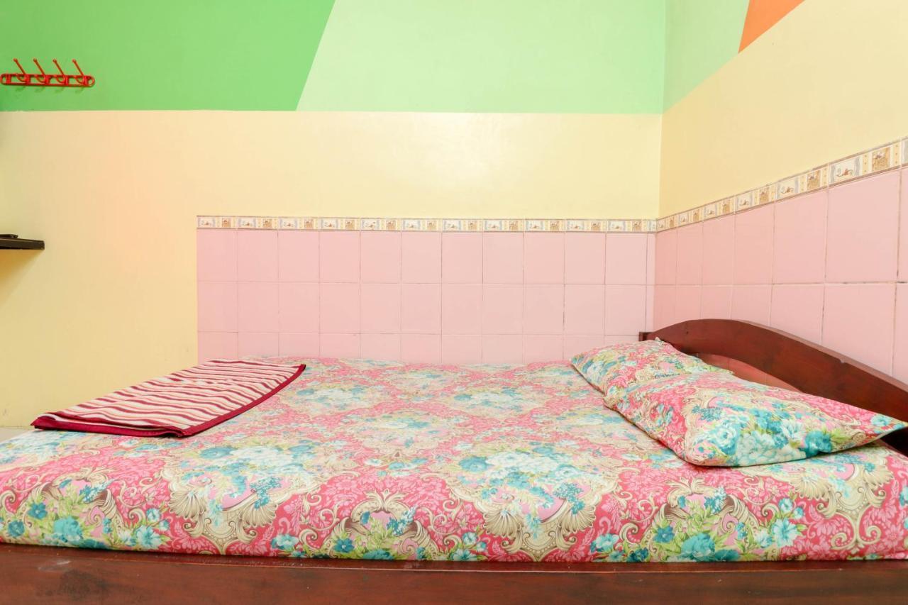 Primadona Homestay Sleman  Buitenkant foto