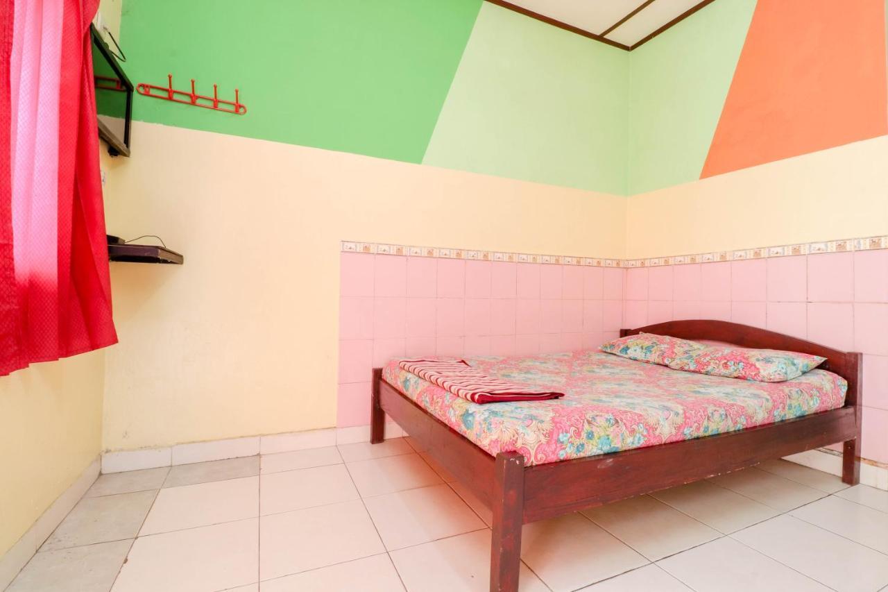 Primadona Homestay Sleman  Buitenkant foto
