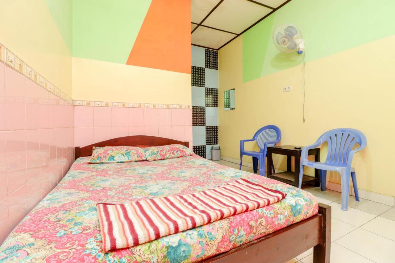 Primadona Homestay Sleman  Buitenkant foto